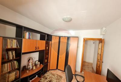 Apartament de inchiriat cu 4 camere,etajul 1 Apartament de inchiriat cu 4 camere,etajul 1 - 9