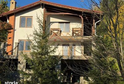 Casă cu 6 camere cu Teren 1354 Mp în Cornu - 2