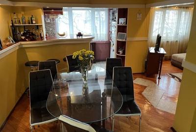 Apartament cu 3 camere decomandat în Ultimul leu