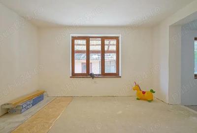 Casă cu Teren 1100 Mp în Feldioara - 3