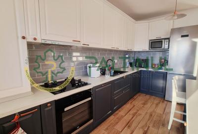 Apartament 3 camere de vânzare – etaj 3, mobilat, terasă cu priveliște – Cartier - 7