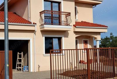 Vand casa cu garaj Dumbravita - 2