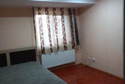 Casă cu 4 camere în Florilor