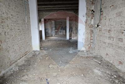 De vanzare | Casa cu 3-5 camere, necesita renovare | Zona Baicului - 6