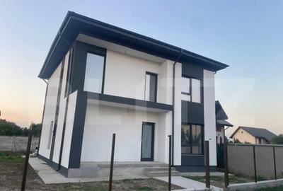 Casă cu 5 camere cu Teren 550 Mp în Corbeanca