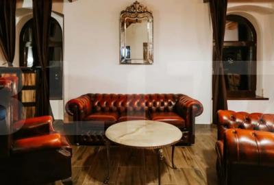 Casă cu 7 camere cu Teren 3000 Mp în Central - 4