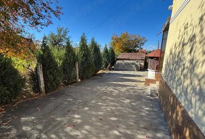 Casă cu 3 camere cu Teren 2078 Mp în Cuvin - 2
