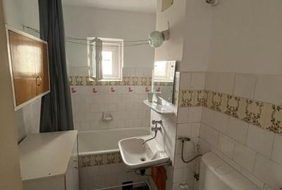 Apartament 3 camere decomandat Poarta 6 - 13