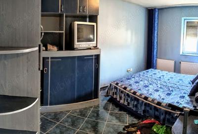 Apartament cu 3 camere semidecomandat în Central - 10