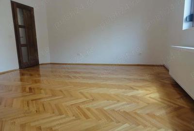 Casa frumoasa in Gradiste aproape de Biserica Ortodoxa - 10