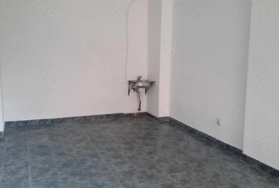 Spațiu comercial, de 23 mp, în Central - 3