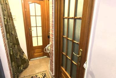 Apartament 3 camere in Tecuci ,suprafata 77 m ..decomandat..etaj 1 - 4