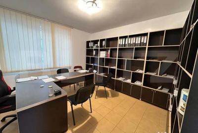 Spațiu comercial, de 48 mp, în Central - 6