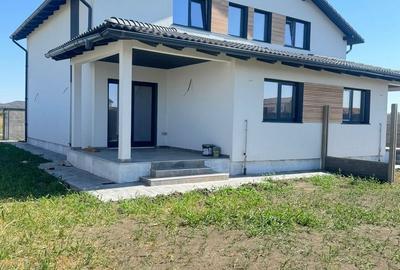 Duplex cu 4 camere cu Canalizare în Moșnița Nouă - 3