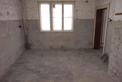 Vand imobil in Deva compusa din 2 corpuri de cladire, zona centrala, suprafata totala de teren 804 m Vand imobil in Deva compusa din 2 corpuri de cladire, zona centrala, suprafata totala de teren 804 m - 8