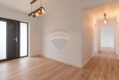 Casă cu 4 camere cu Teren 738 Mp în Jucu - 13