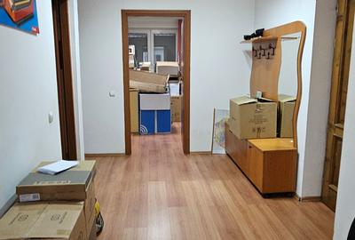 Vand apartament de 3 camere situat pe strada Luptei,intr-un bloc din 2006,parter - 4