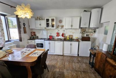 Casă cu 4 camere cu Teren 4435 Mp în Central - 8