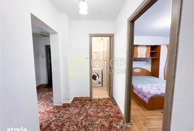Apartament cu 3 camere decomandat în Mioriței - 2