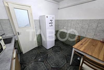 Apartament decomandat 3 camere balcon pivnita lift Vasile Aaron Sibiu - 12
