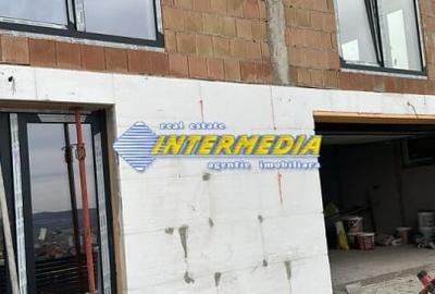 Casă individuală cu 4 camere cu Canalizare în Cetate - 2