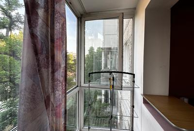 Proprietar , ap. 2 camere , etaj 2 - Dacia - 4