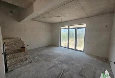 Casă cu 4 camere cu Canalizare în Dudu - 8