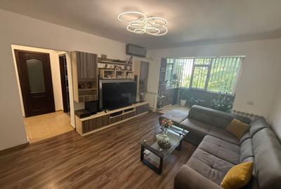 Apartament cu 3 camere decomandat, mobilat în Central