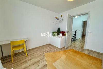 Casă cu 3 camere cu Teren 300 Mp în Triaj - 1