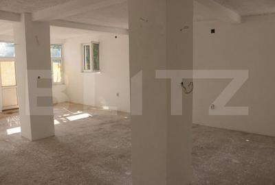 Spațiu comercial, de 140 mp, în Central - 8