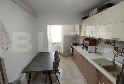 Apartament cu 3 camere decomandat în Micro 6 - 2