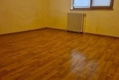 4 Camere Decomandat 84mp zona Nicolina 1 LIDL Prima Statie - 3