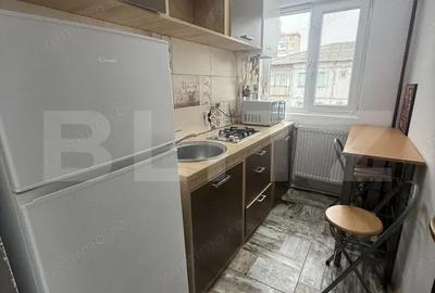 Apartament cu 2 camere semidecomandat în Micro 6 - 3
