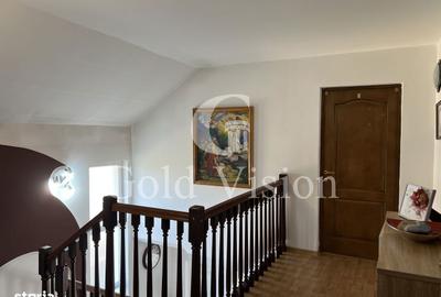 Casă cu 7 camere cu Teren 2000 Mp în Central - 3