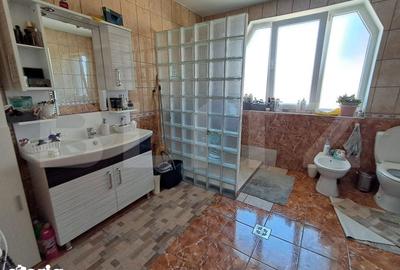 Casă cu 5 camere cu Teren 1260 Mp în Central - 11