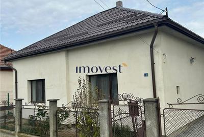 Casă cu 5 camere cu Teren 978 Mp în Păulești