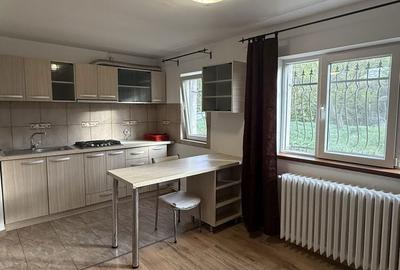 Casă cu 4 camere cu Teren 100 Mp în Galata - 1