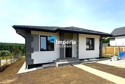 Casă individuală cu 4 camere în Valea Adâncă