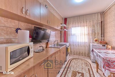 Apartament cu 3 camere decomandat în Holboca - 2