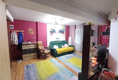 2 camere la mansarda - Str. Frumusani - Oltenitei 2 camere la mansarda - Str. Frumusani - Oltenitei - 2