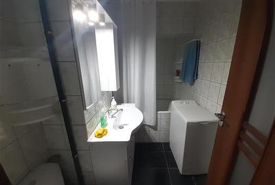 Apartament cu 3 camere decomandat în Central - 20