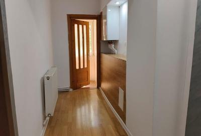 Apartament cu 3 camere semidecomandat în Viziru 1 - 4