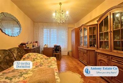 Apartament cu 4 camere decomandat în Decebal