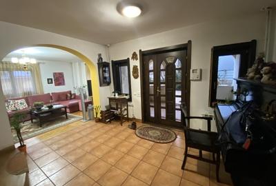 Proprietate impresionanta:Rezidential/Birouri: 2 vile,teren 1350mp,1 Mai - 31