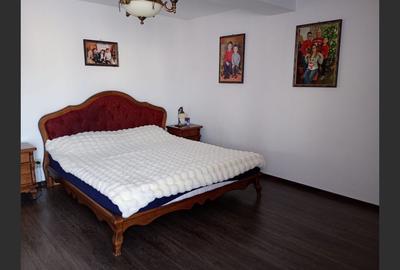 Casă cu 5 camere cu Canalizare în Central - 5