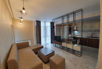 Apartament cu 3 camere decomandat, mobilat în Central