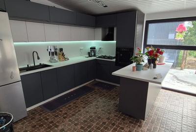 Vand casa la cheie cu garaj - 5