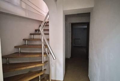 Casă individuală cu 9 camere cu Canalizare în Moșilor - 20