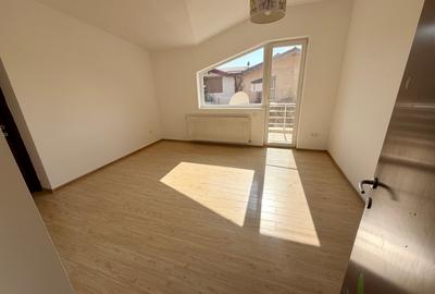 Duplex cu 4 camere cu Canalizare în Sud - 8