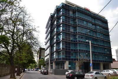 Spațiu comercial, de 4,880 mp, în Nord